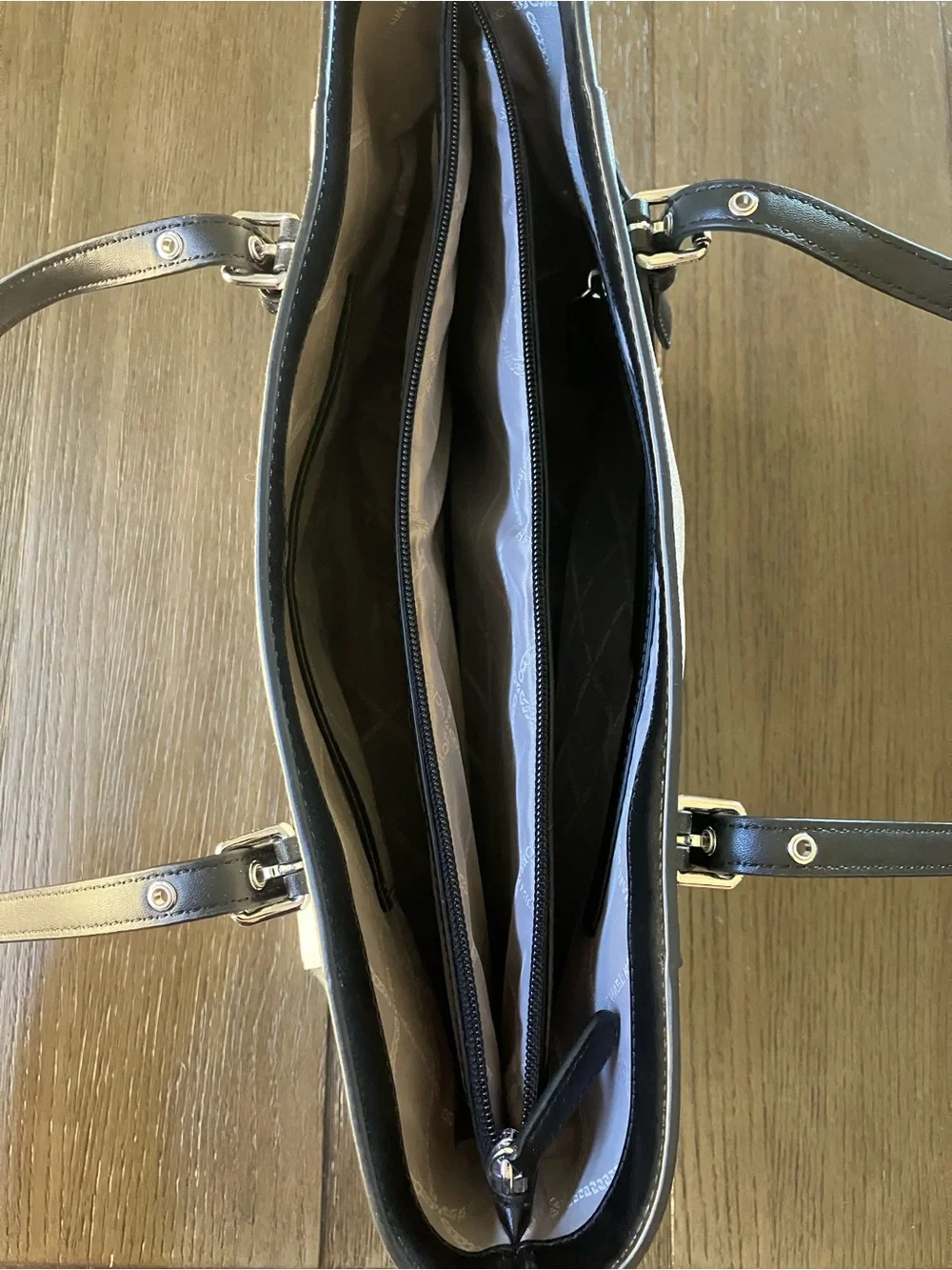 Michael Kors Voyager Large East West Tote Bag